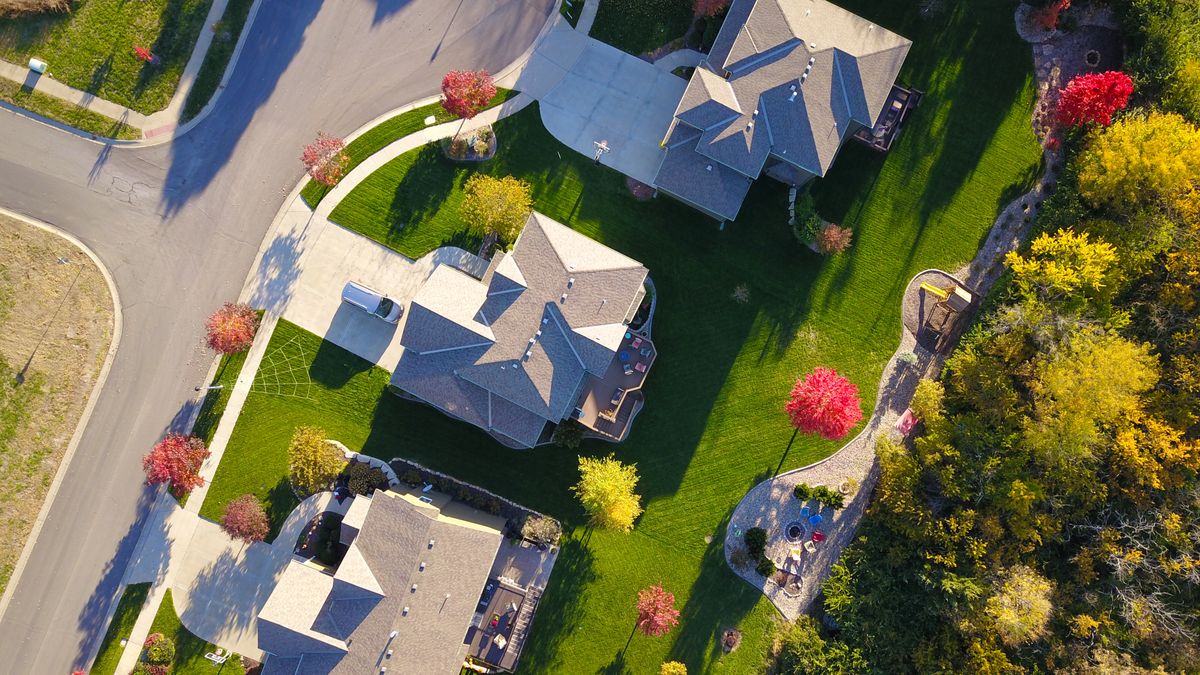 Tablero de inventario de unidades de un desarrollo inmobiliario con estados disponible, apartado y vendido.