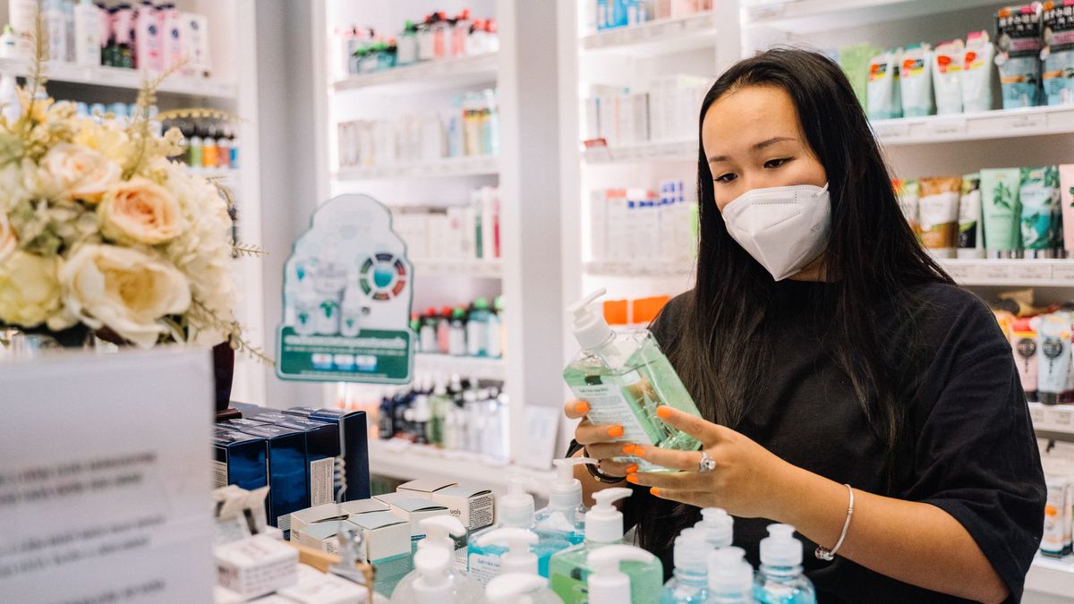 Farmacia con consultorio adjunto integrados en un mismo sistema.