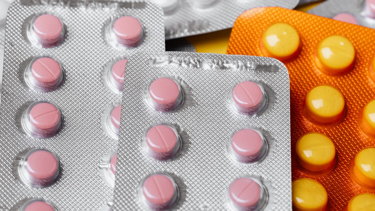 Antibióticos en blíster cuya venta requiere receta y reporte ante COFEPRIS.
