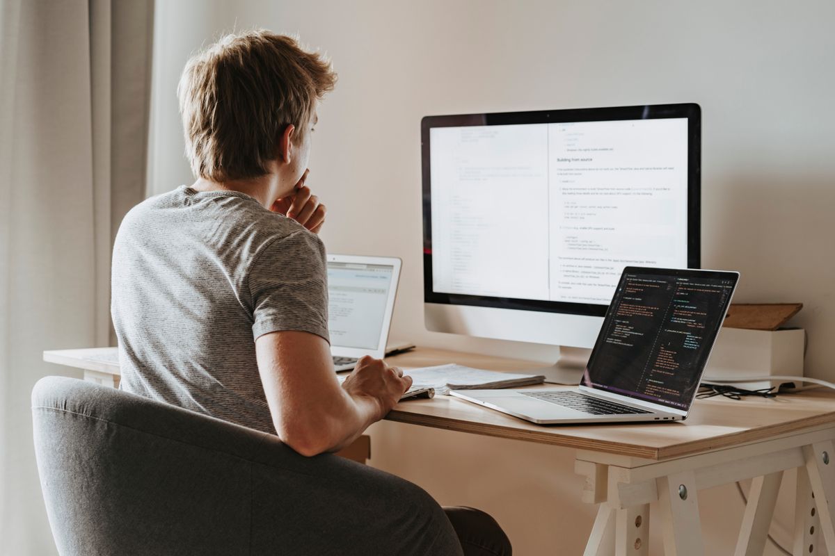 Comparativa entre software SaaS vertical especializado y software genérico.
